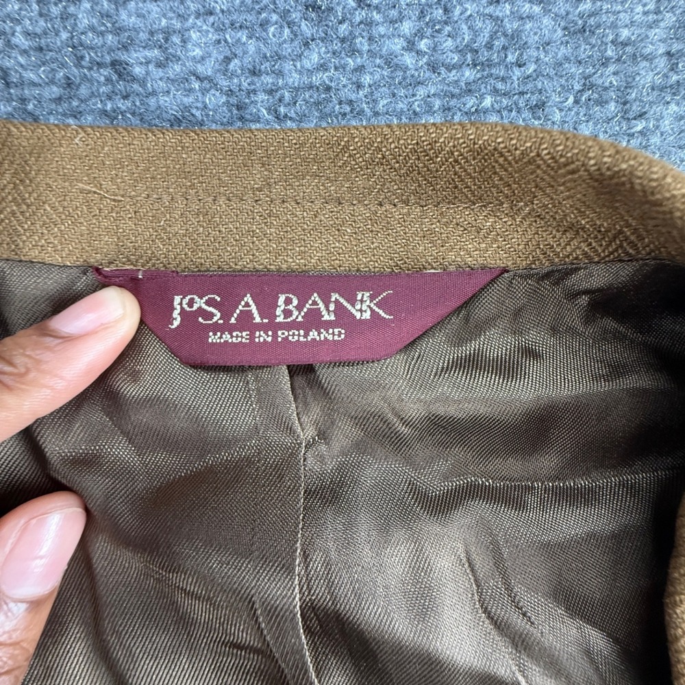 Jos A Bank Mens Brown Herringbone Two Button Blazer Sport Coat Made in Poland - Picture 2 of 9